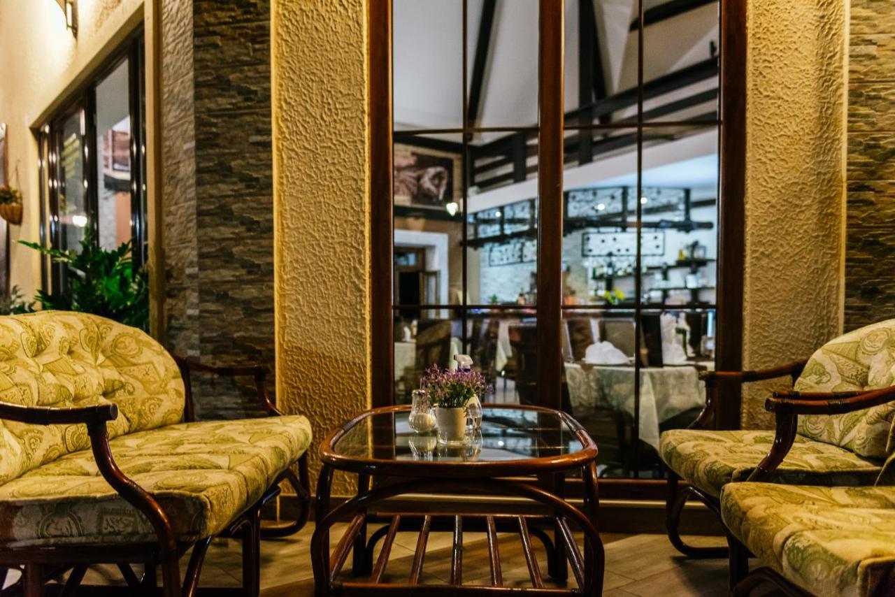 Atos Srebrno Jezero - Villa And Restaurant Veliko Gradiste Exterior photo